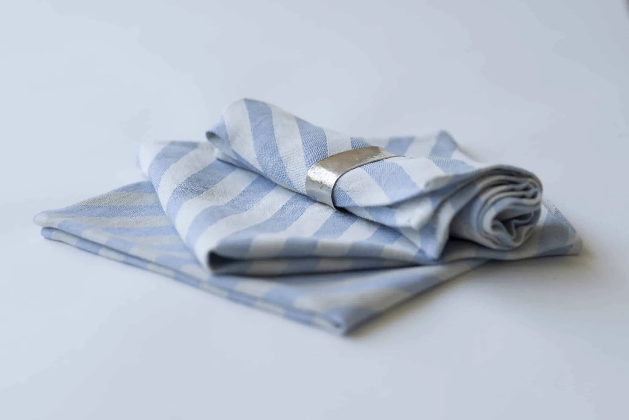 Serviette diagonaler Streifen
